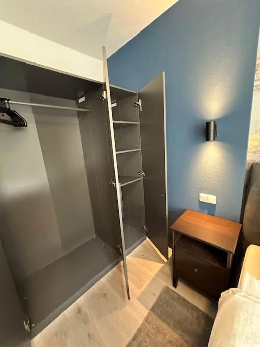 With Wifi, Kitchen And 4k Tv Apartment