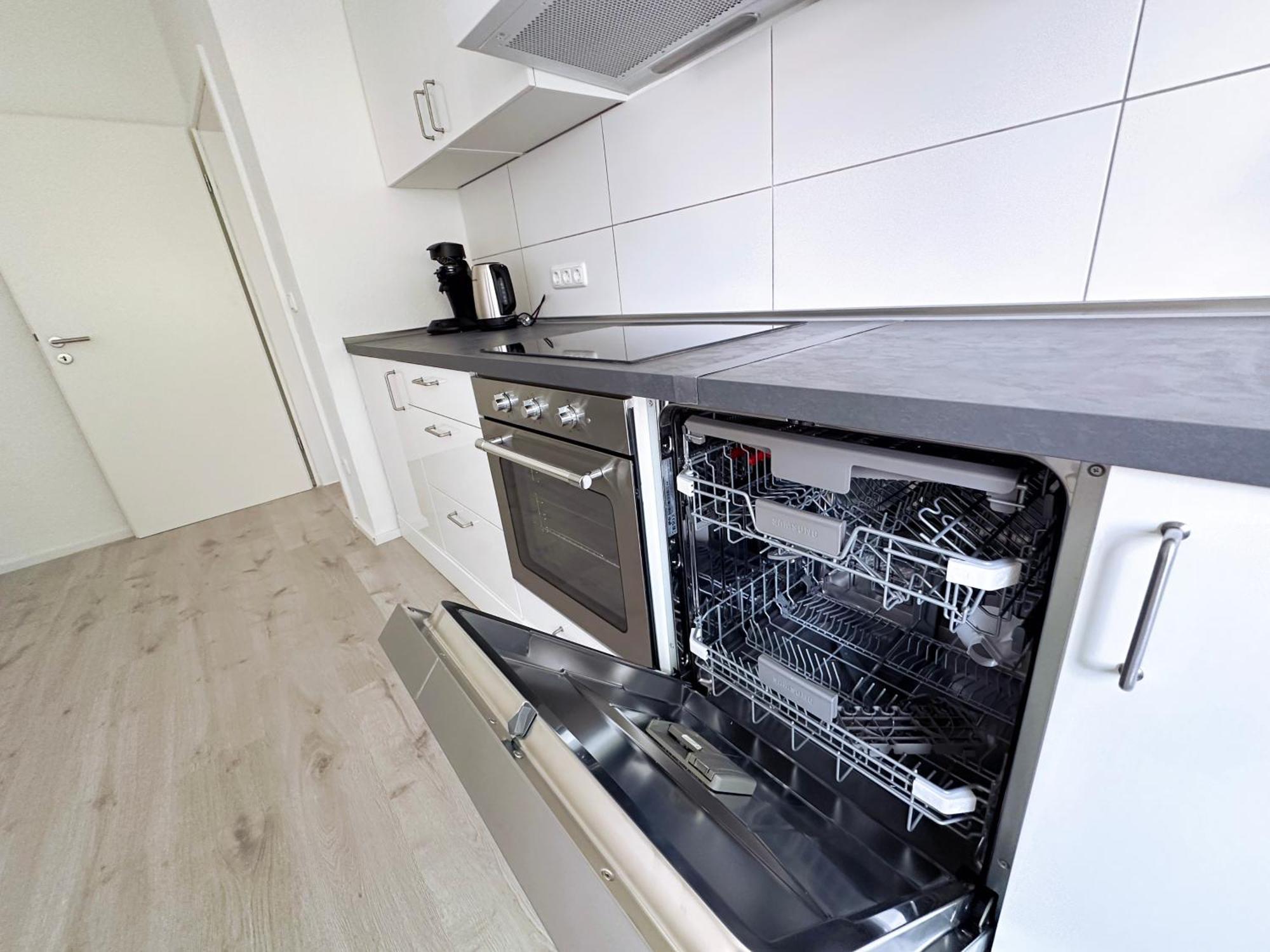 With Wifi, Kitchen And 4k Tv Apartment *